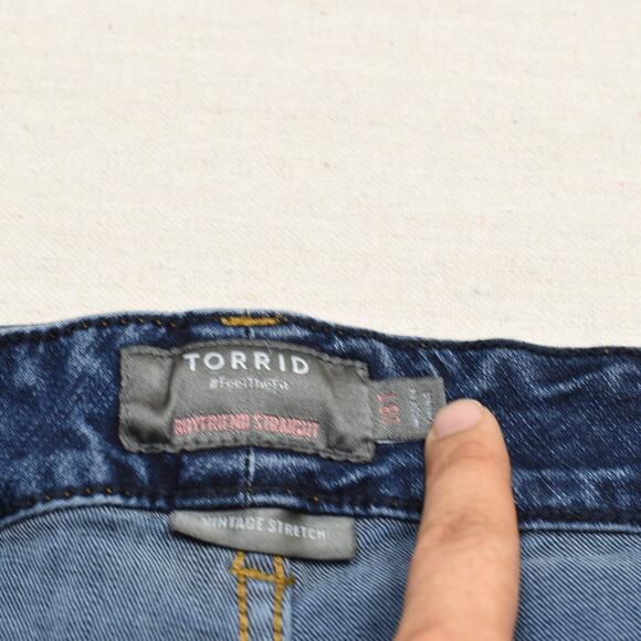 Torrid Women's Boyfriend Straight Jeans Solid Stretch Cotton Blend Blue Size 18T - Picture 8 of 8